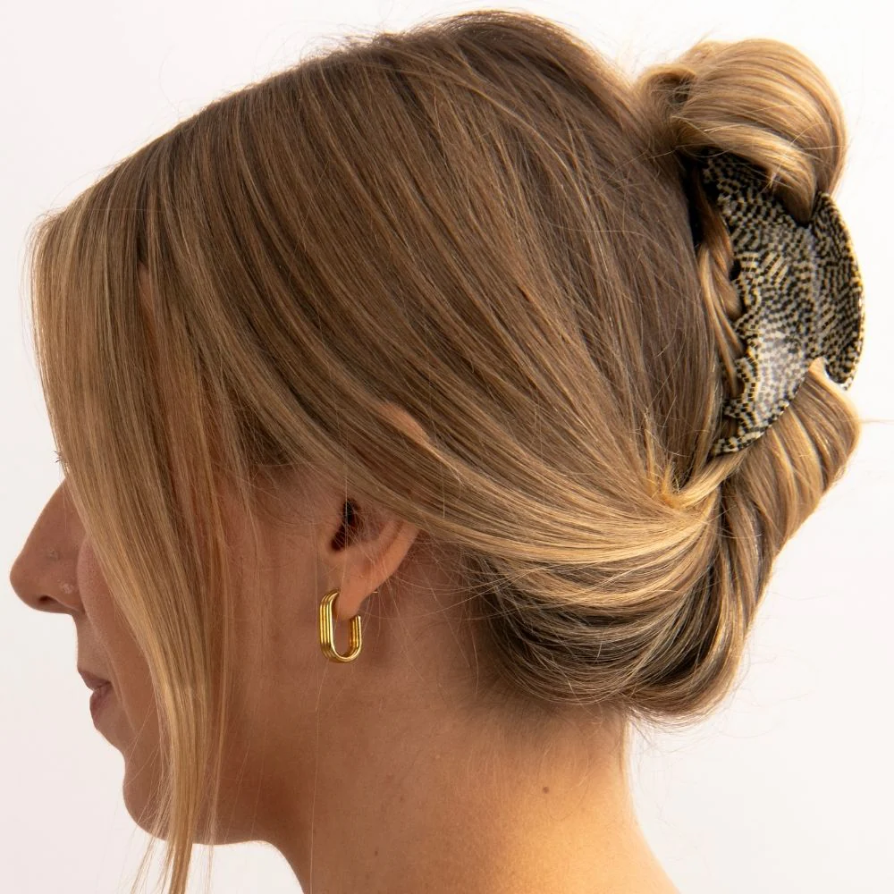 Medium Hair Claw Clip with Extra Grip - Image 3