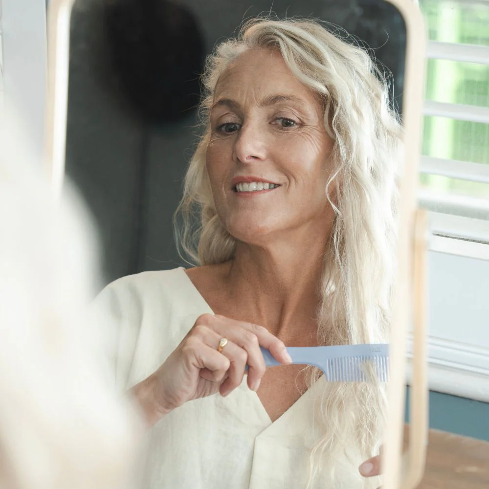 Periwinkle Large Handled Comb - Image 4